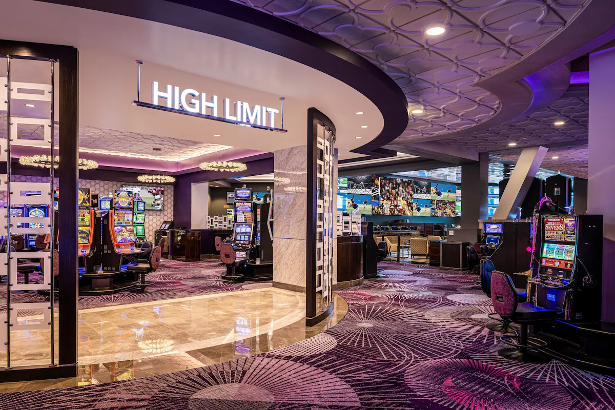 Harrahs Hotel and Casino Las Vegas: Your Vacation